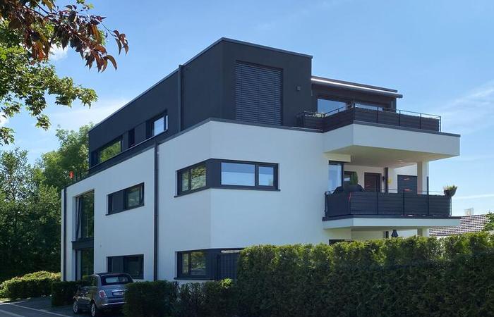 Wohnhaus mit Carportanlage